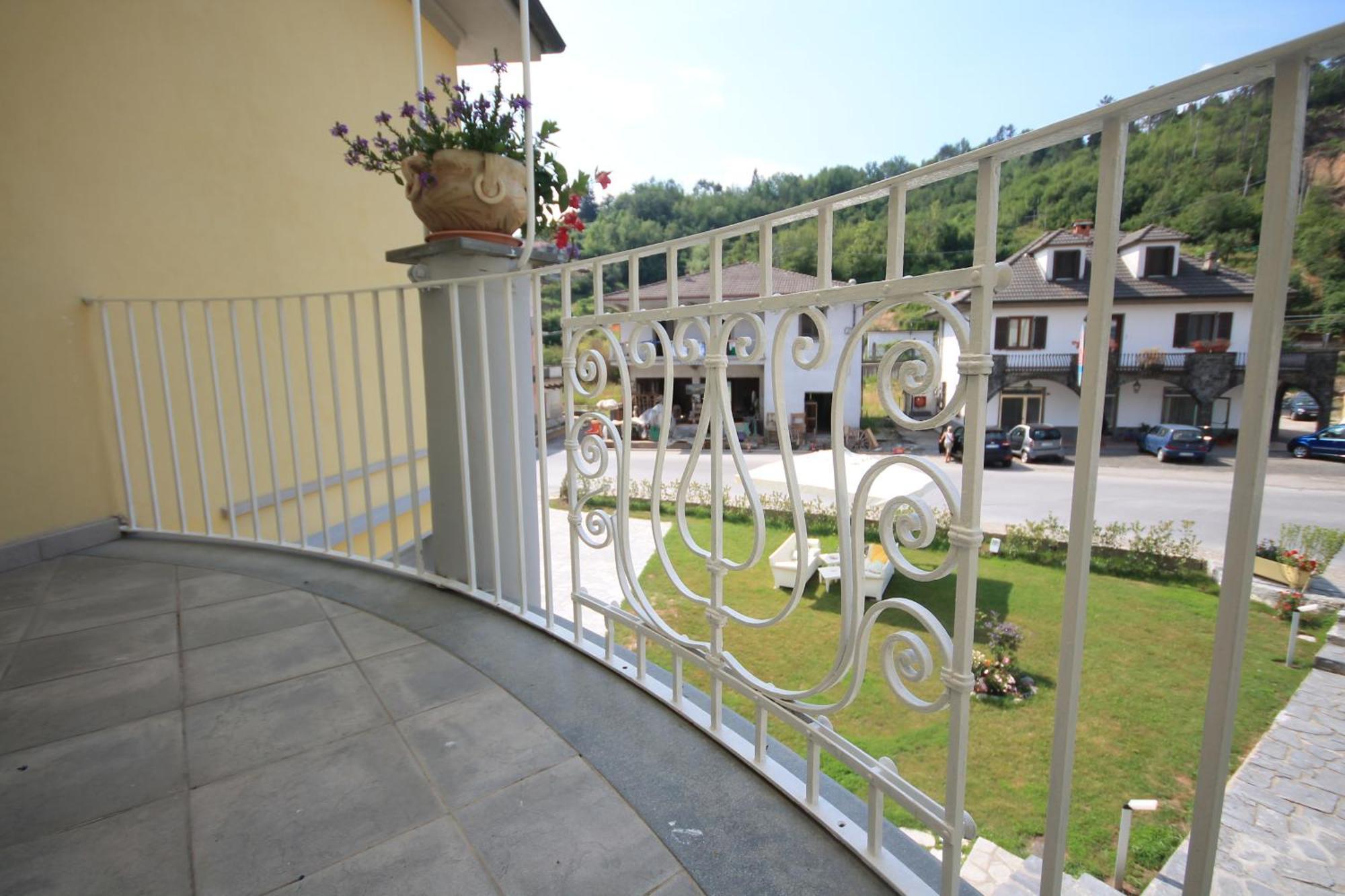 Affittacamere Bel Sole Borghetto di Vara Luaran gambar